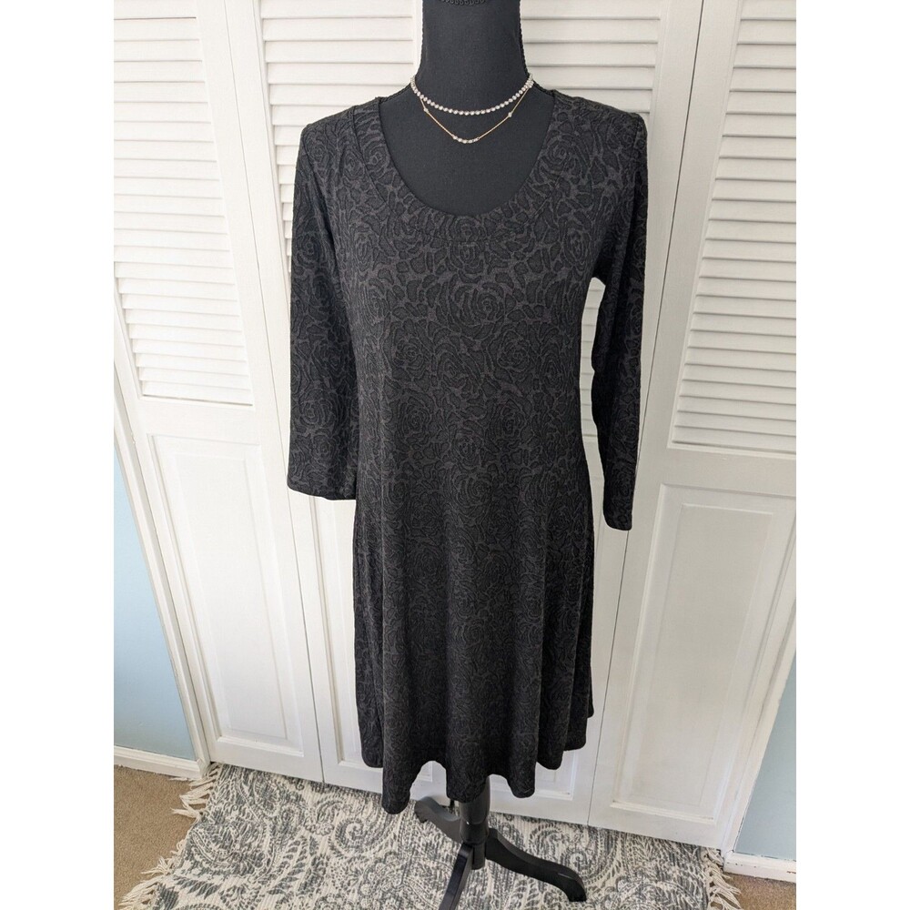 Cut Loose Dress M Black Gray Textured Thick Knit 3/4 Sleeve Button Detail Roses